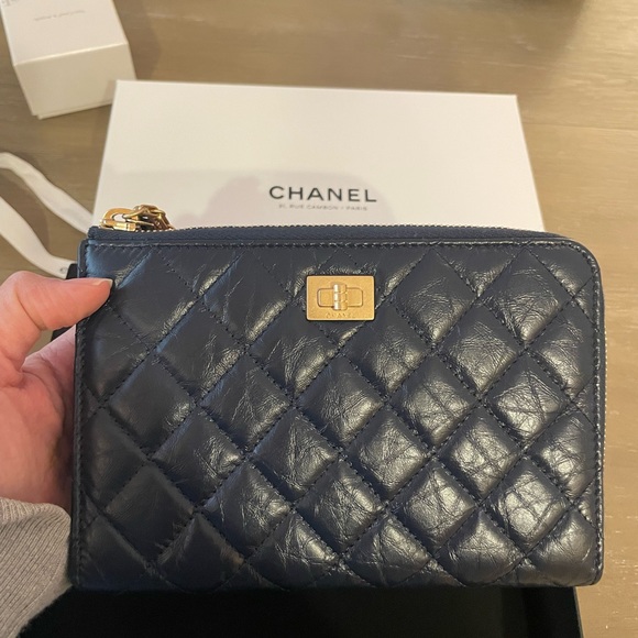 BRAND NEW Authentic Chanel Reissue - Picture 2 of 7